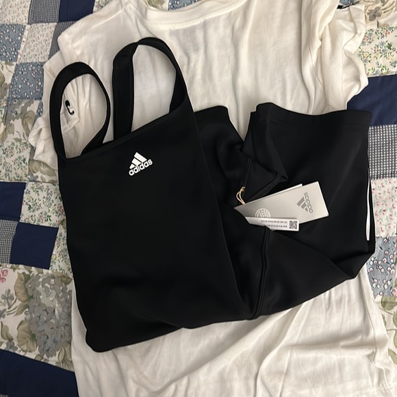 NWT ADIDAS JUMPSUIT WOMEN SHORTS SIZE SMALL - Picture 4 of 7